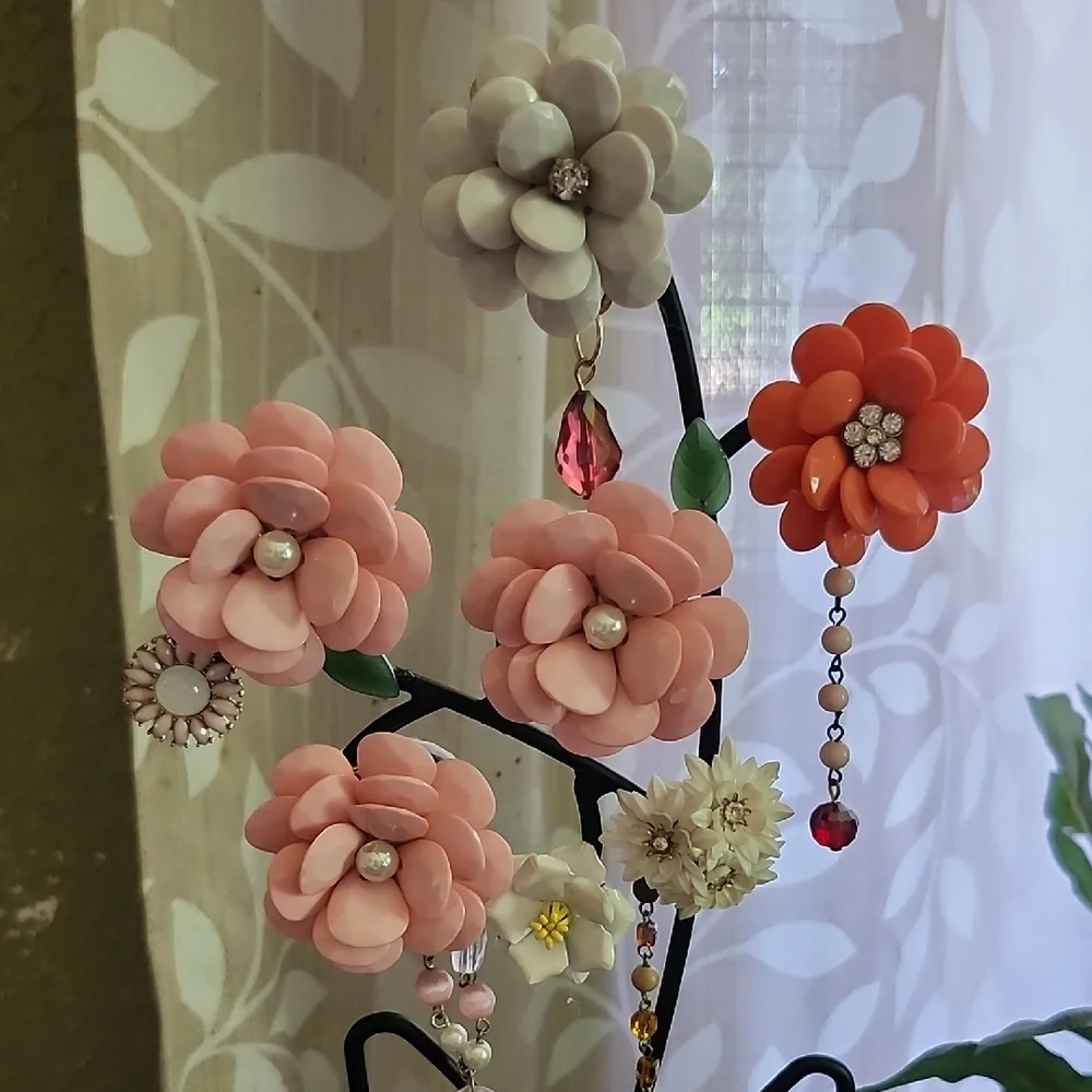 Recycled Jewerly Art Home Accent